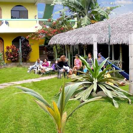 Hostal Maxima Puerto López Buitenkant foto