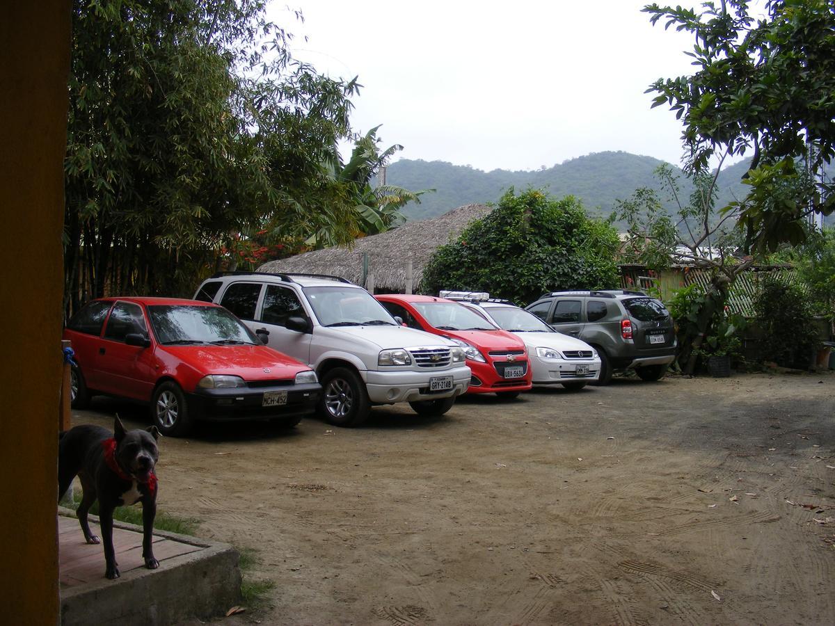 Hostal Maxima Puerto López Buitenkant foto