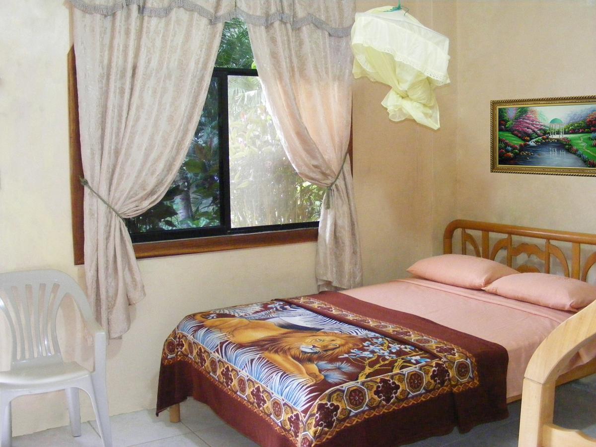 Hostal Maxima Puerto López Buitenkant foto