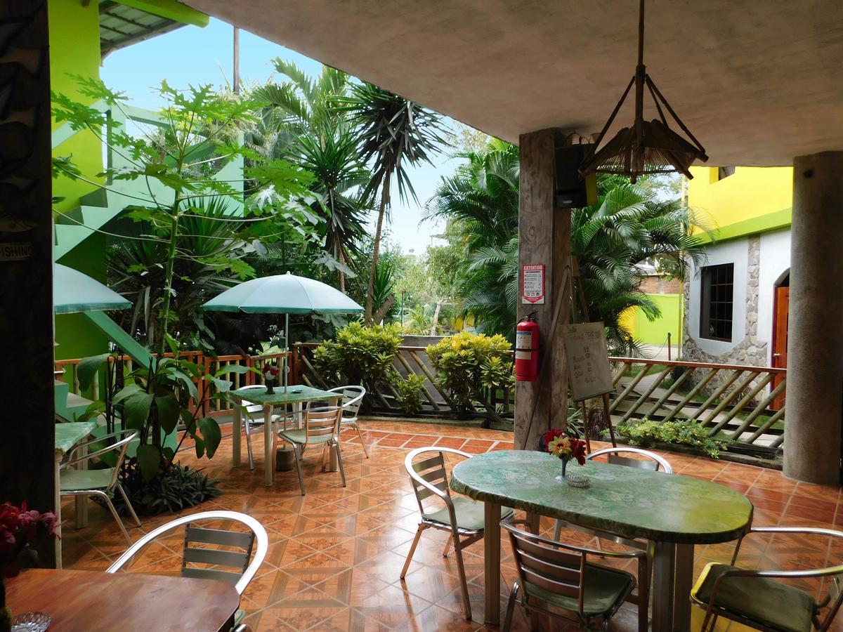 Hostal Maxima Puerto López Buitenkant foto