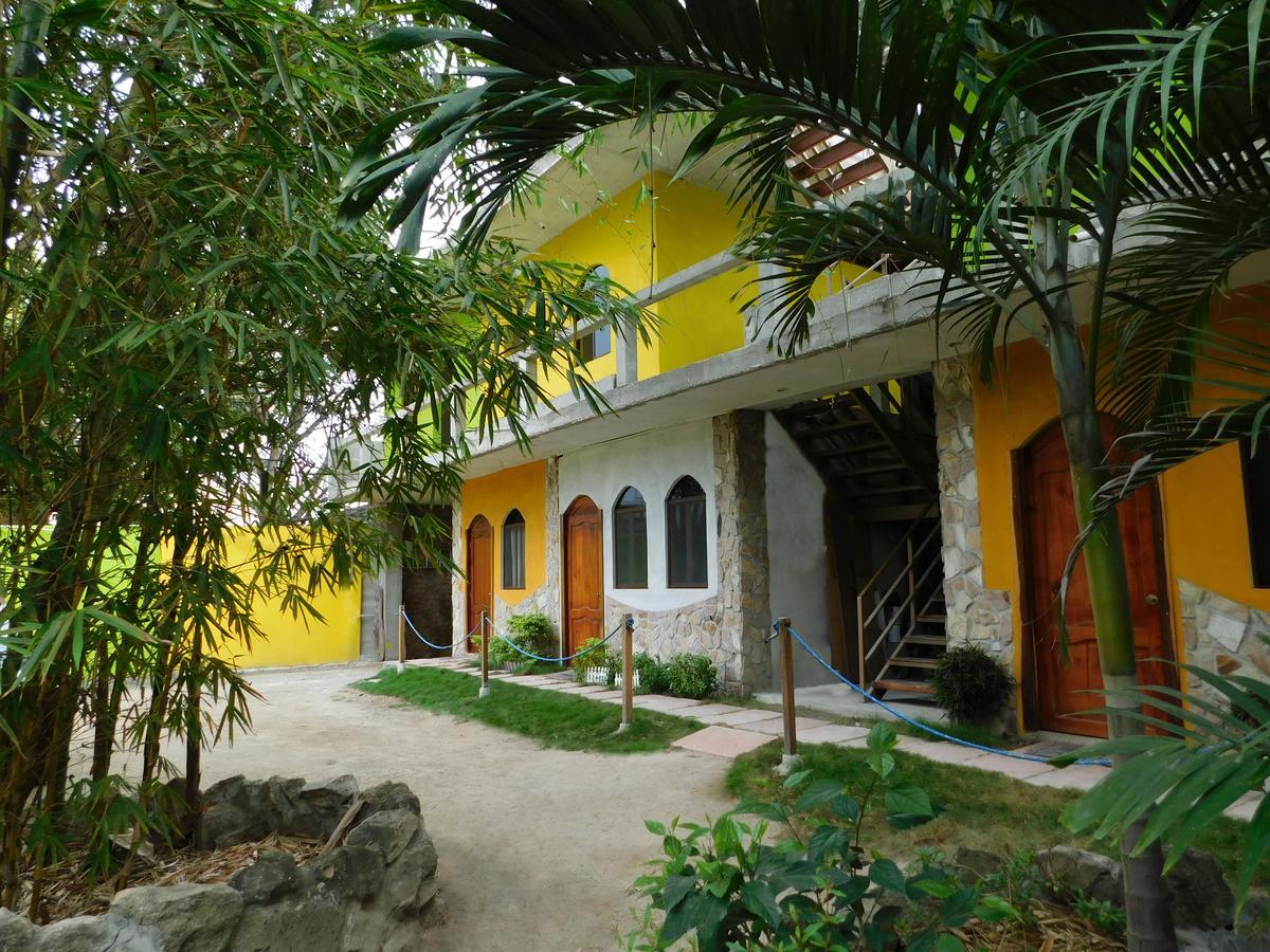 Hostal Maxima Puerto López Buitenkant foto