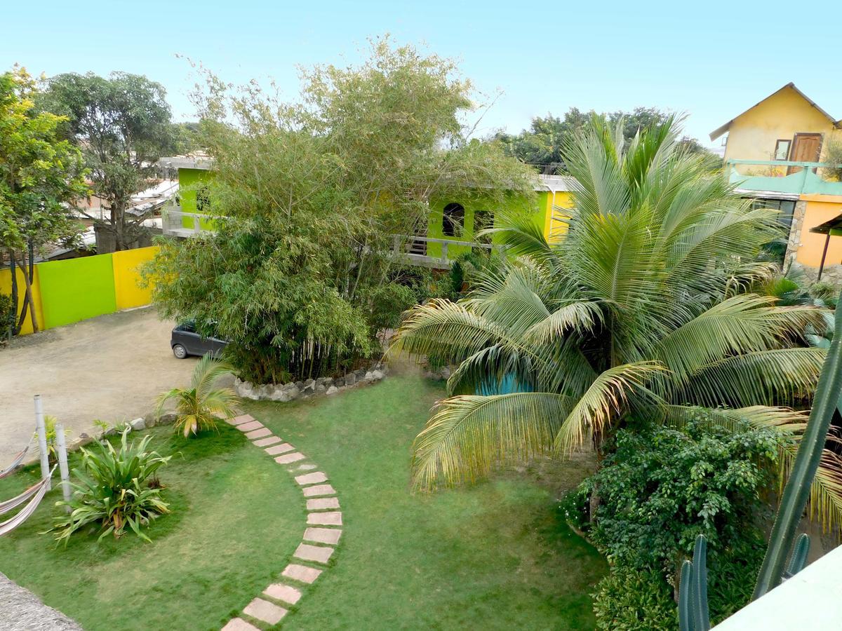 Hostal Maxima Puerto López Buitenkant foto